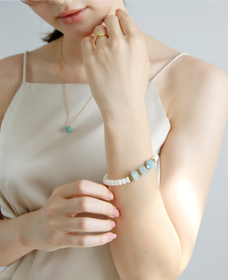 アクアマリン マザーオブパール ブレスレット【深い癒し/女性の魅力】