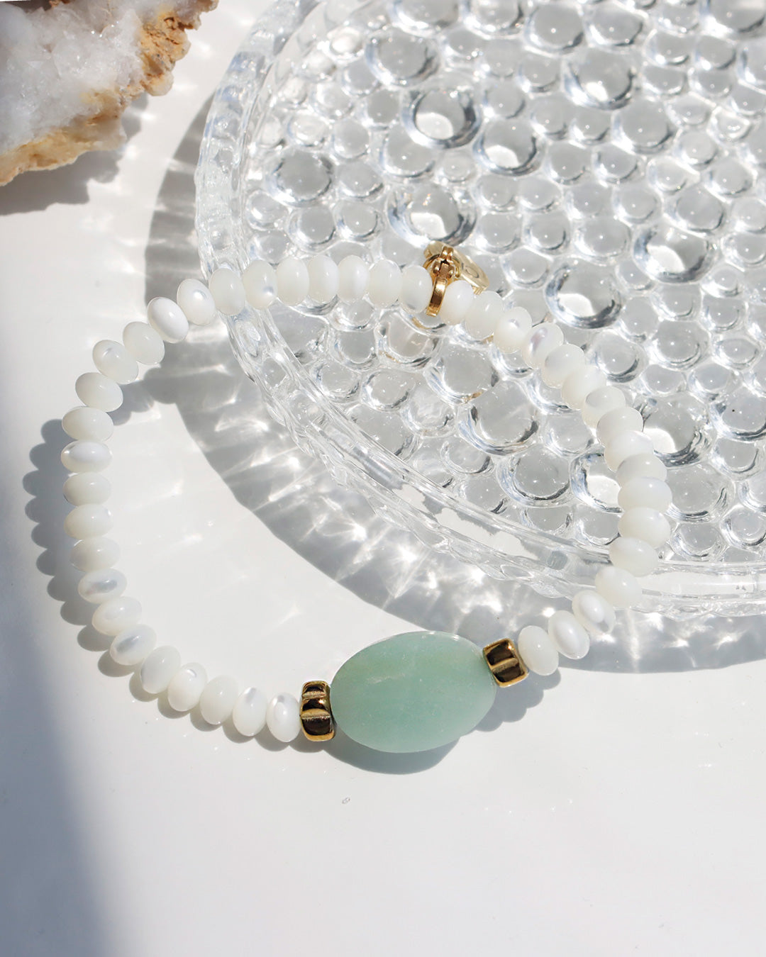 アマゾナイト マザーオブパール ブレスレット【優しさ/自己表現】