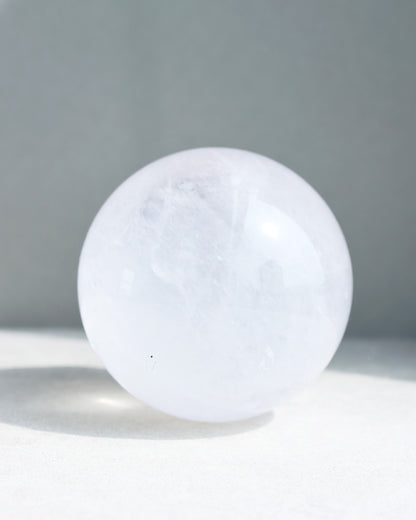 天然水晶玉 直径67mm