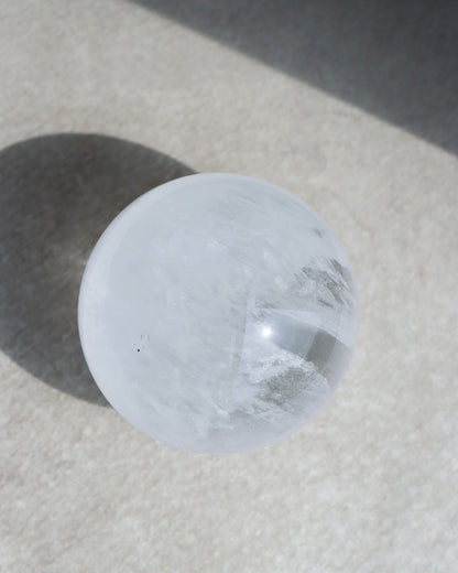 天然水晶玉 直径67mm